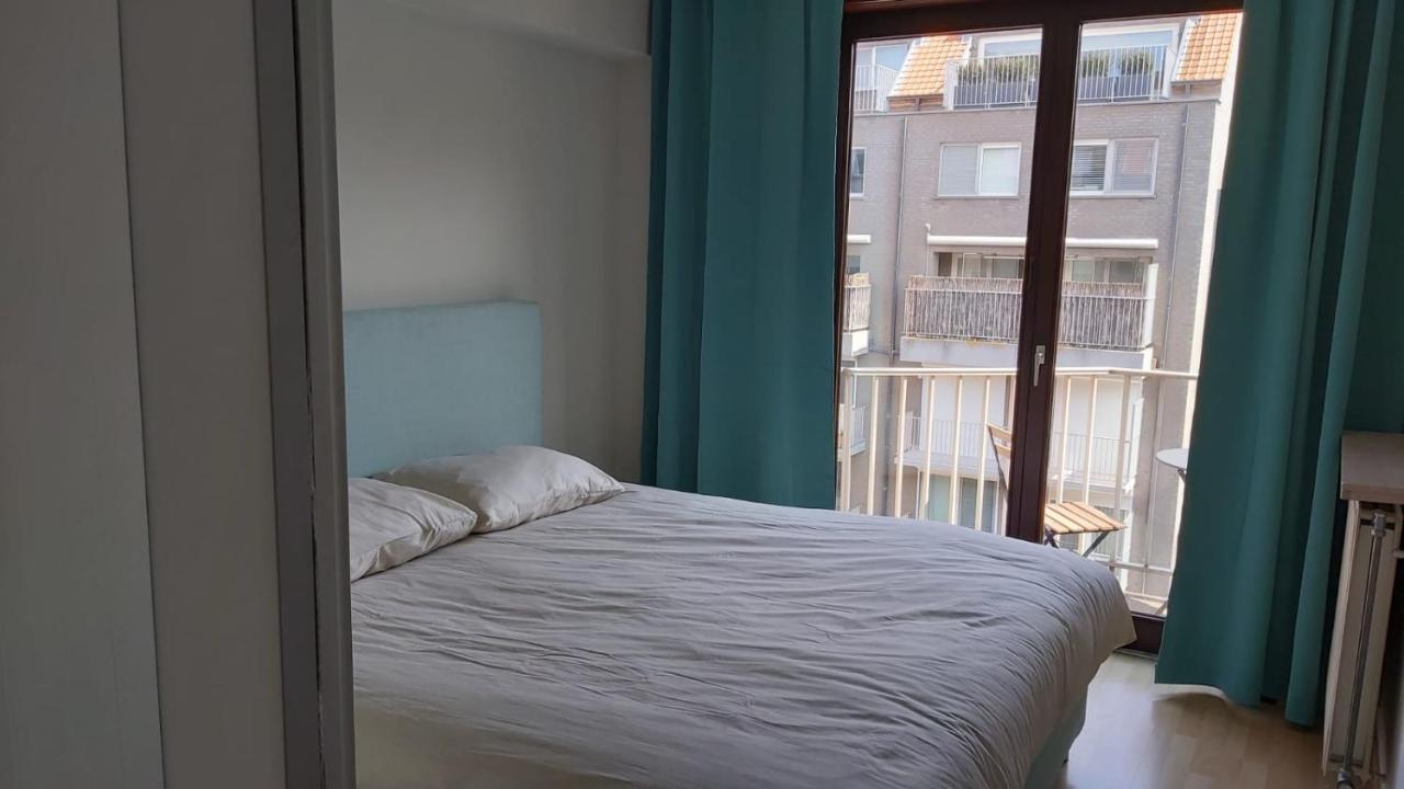 Appartement met zeezicht op het Van Bunnenplein Knokke-Heist Buitenkant foto