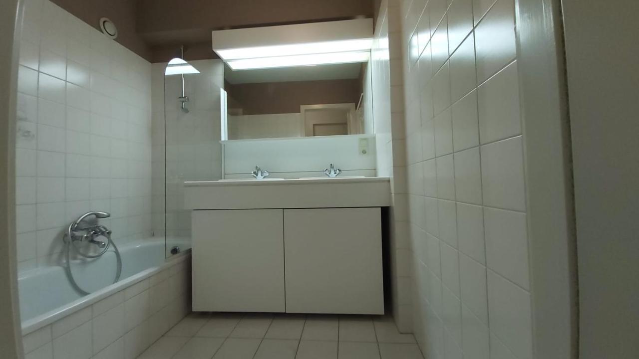 Appartement met zeezicht op het Van Bunnenplein Knokke-Heist Buitenkant foto